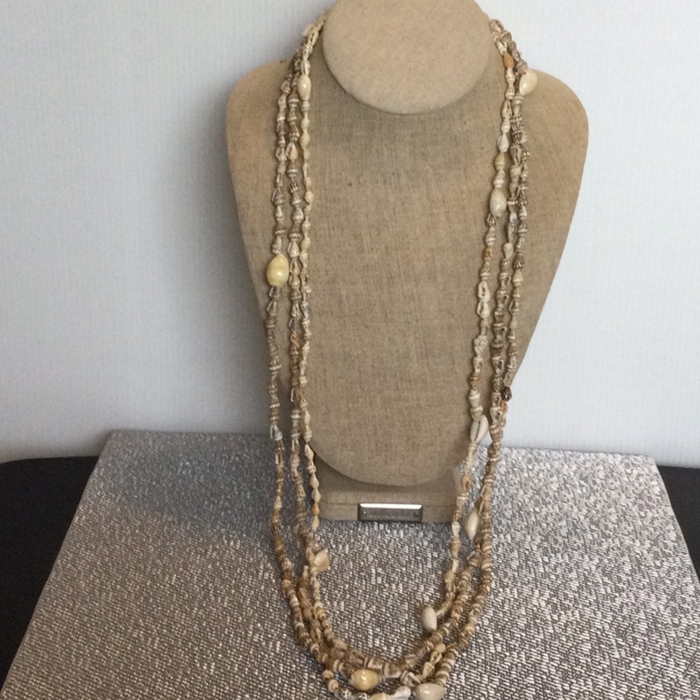2-Puka Sea Shell Necklace‼️2-Left